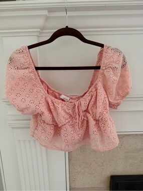 Heatherly Pink Eyelet Peasant Flowy Cottage Core Top with Puff Sleeves Size M